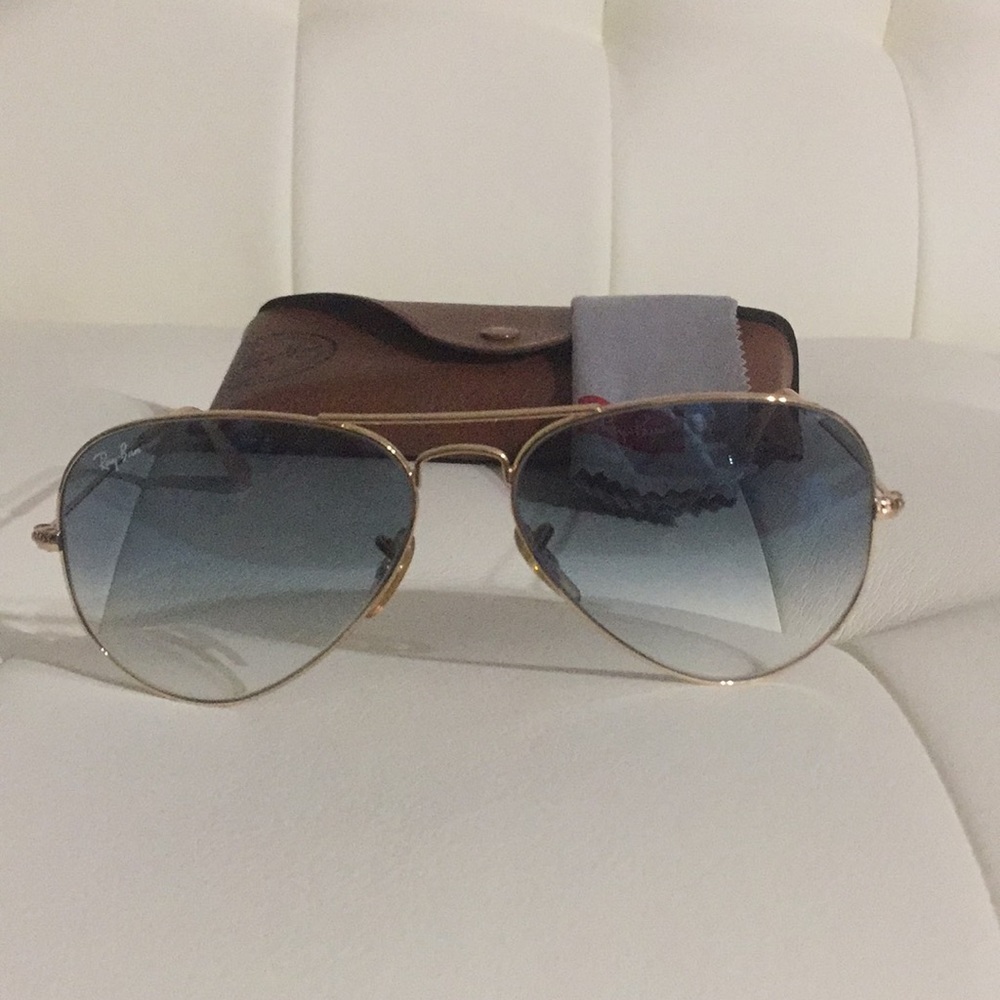 100% Authentic Ray Ban Sunglasses 🦛